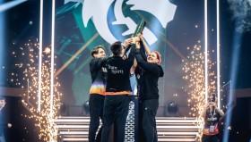 东南亚黑马Talon Esports异军突起，23savage幻影长矛手无人能挡。